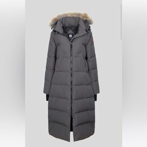 Canada Goose Mystique Down Parka with Genuine Coyote Fur in Graphite